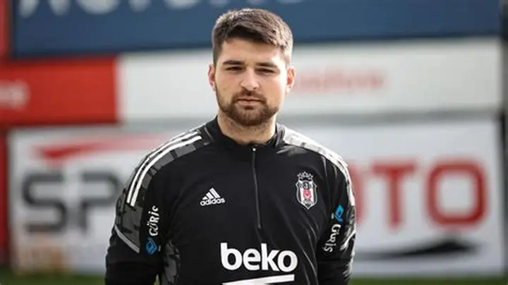 Beşiktaş’ın Konyaspor Galibiyeti: Duran Top Etkisi ve VAR Kararı