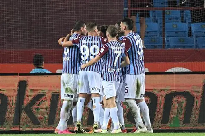 Trabzonspor-Eyüpspor Maçı: Zirve Yarışı ve Muhtemel 11’ler