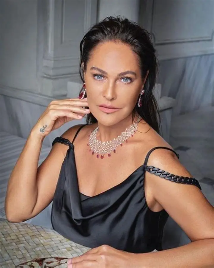 Hülya Avşar Sağlık Sektörüne Girdi: “Dünyada Bir İlki Yapıyorum!”