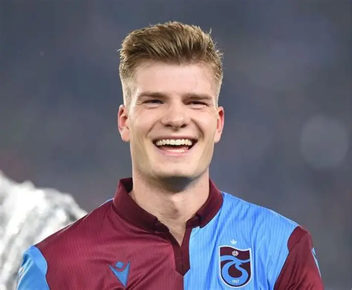 Fenerbahçe’de Transfer Rüzgarı: Bitshiabu ve Timber Radarda!