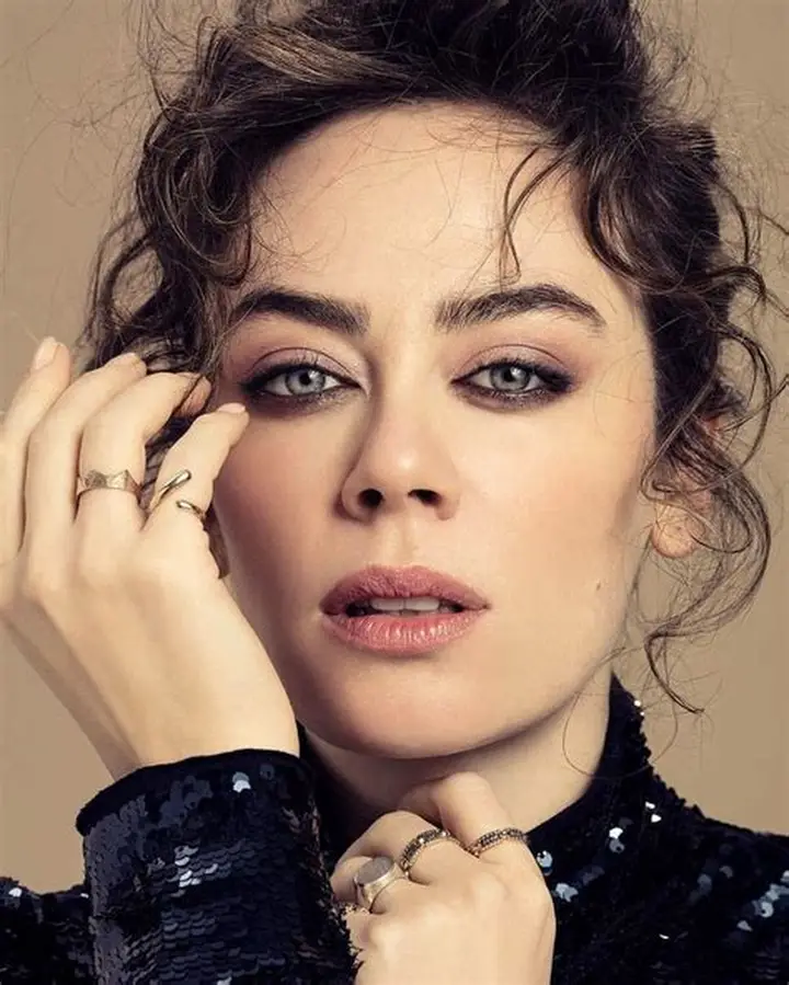 Bahar Dizisi Neden Final Yapıyor? Demet Evgar’dan Veda Mesajı!