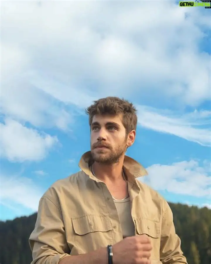 Emre Bey Kimdir? Rüya Gibi Dizisi’nin Efe’si ve Kariyeri