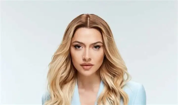 Hadise, Ahmet Çakar Davasını Kazandı: 50 Bin TL Tazminat!