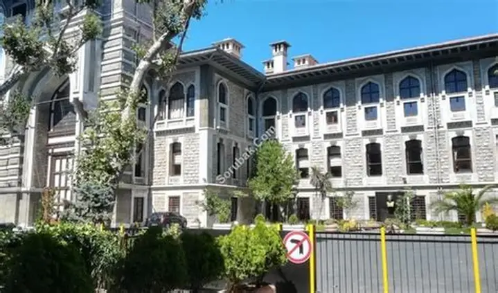 İEL’de Şiddet Soruşturması: 20 Öğrenciye Disiplin Cezası!