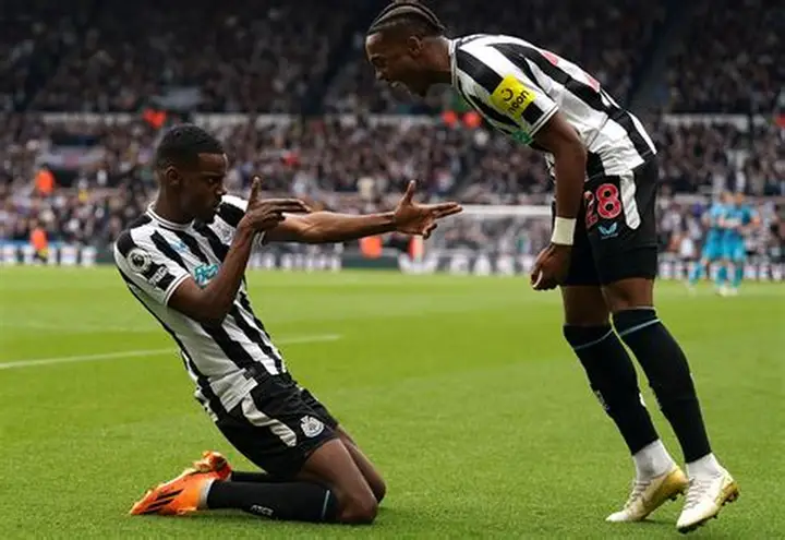 Newcastle United, Tottenham’ı Devirdi: Premier Lig’de Şov!