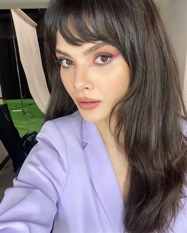 Sinem Ünsal Nasıl Ünlü Oldu? Uzak Şehir’deki Yükselişi