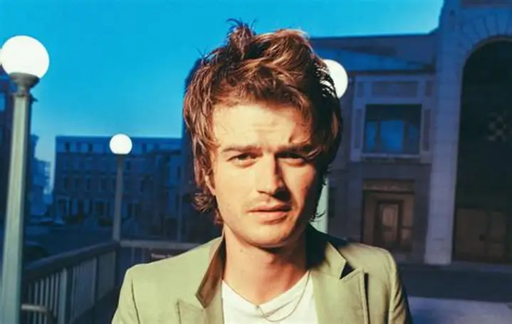 Djo (Joe Keery), Taylor Swift’i Spotify Zirvesinden Etti!