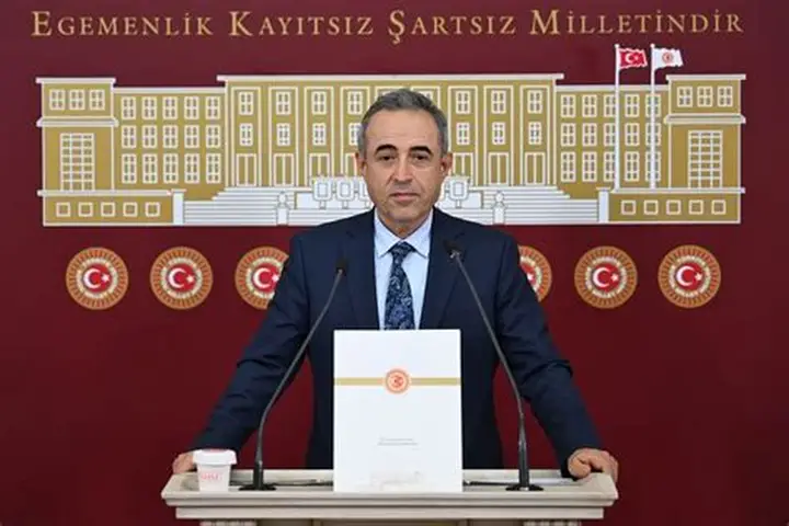 DEVA’dan Şok İstifa: İrfan Karatutlu AK Parti’ye Geçiyor!